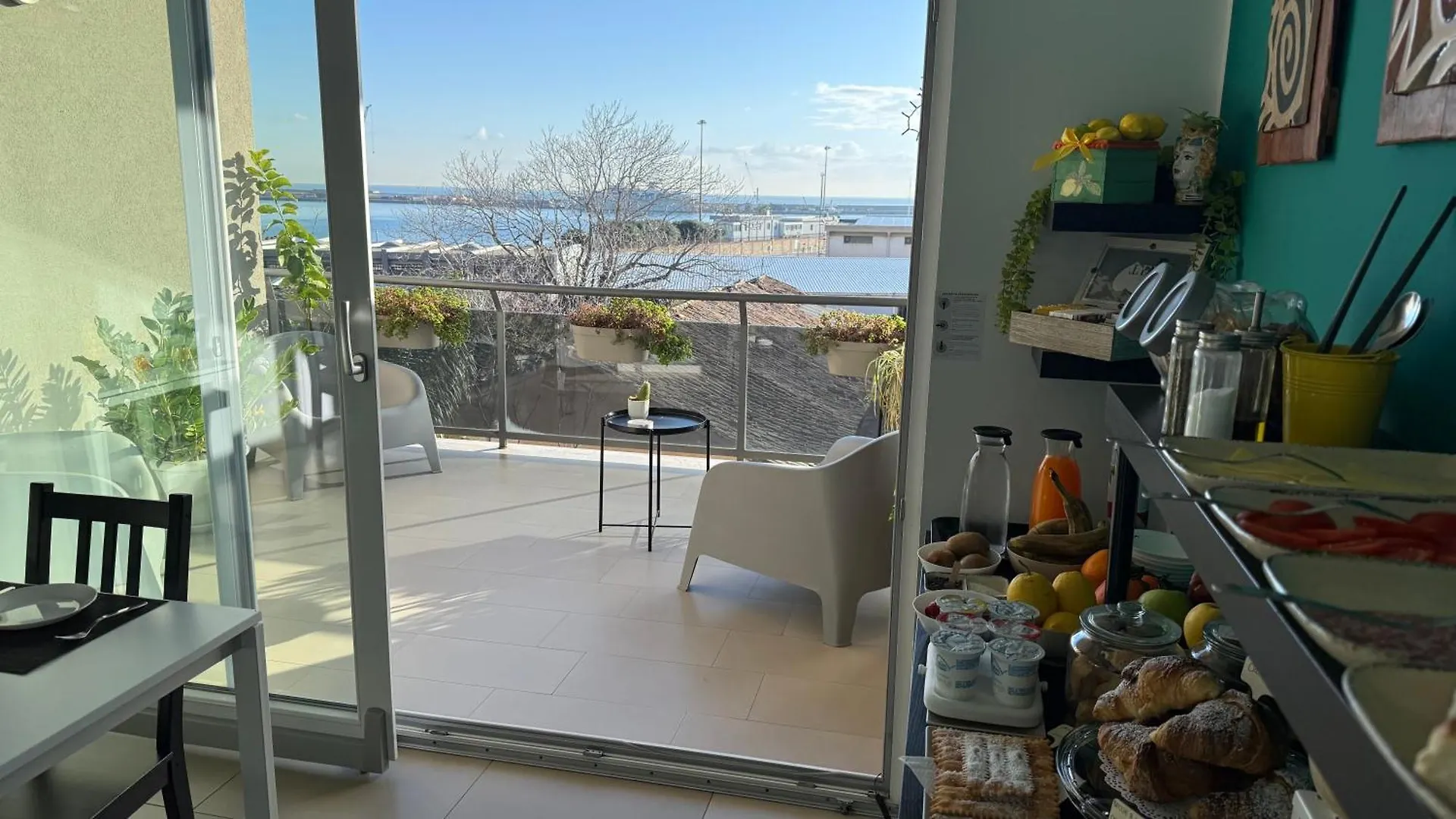 Location10 Bed and Breakfast Παλέρμο